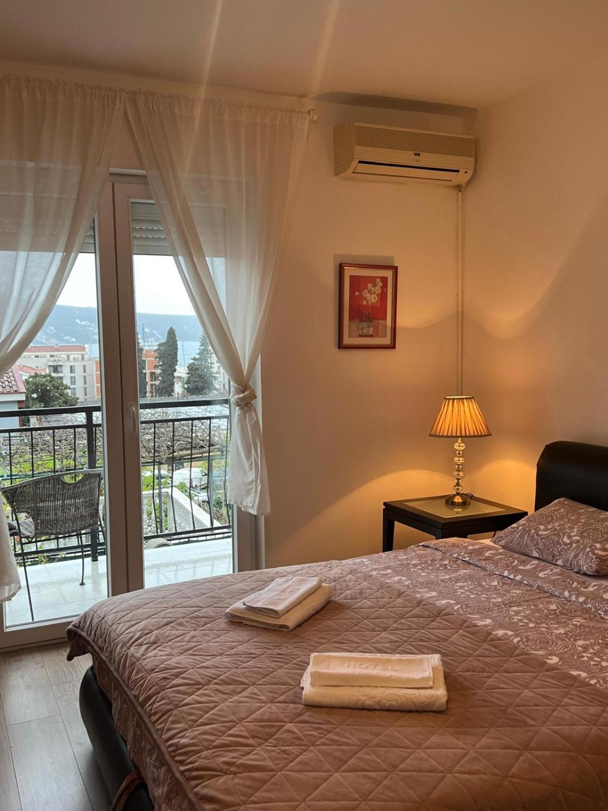 Apartments Lena Χέρτσεγκ Νόβι Εξωτερικό φωτογραφία